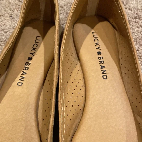 Lucky Brand Flats Diamond Pinhole Design, Sz 8, Color Tan, Ready for Spring EUC - Picture 11 of 14